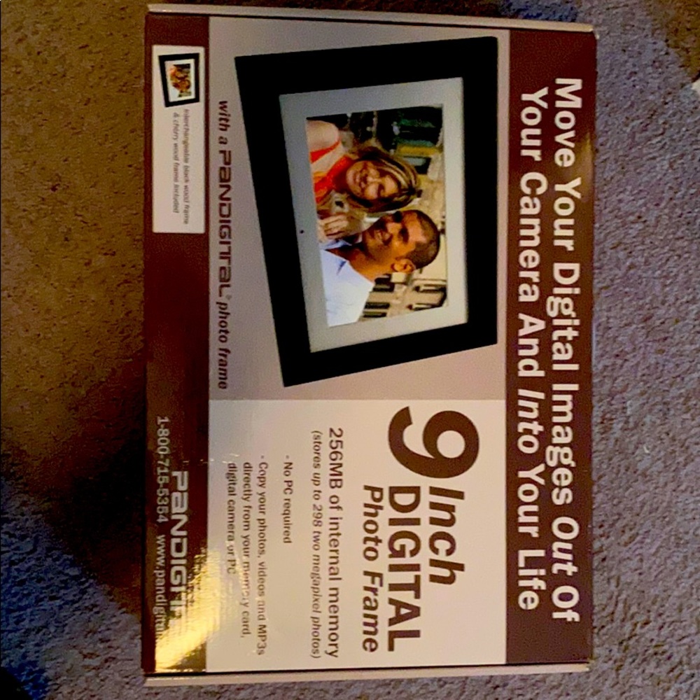 Digital photo frame